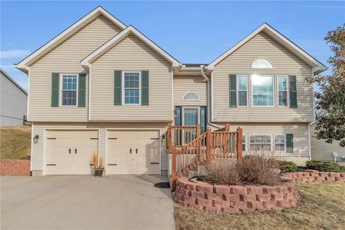 210 E Whispering Hills Boulevard, Lone Jack, MO, 64070 | Card Image