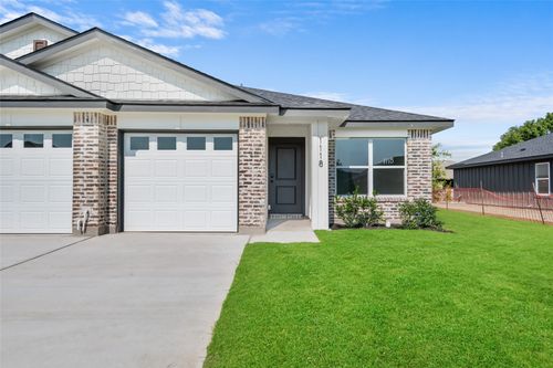 1118 S College Ave, Troy, TX, 76579-2879 | Card Image