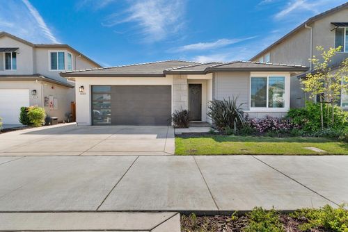 3026 Mulholland Dr, Lathrop, CA, 95330-7129 | Card Image