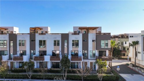 669 W 17th St, Costa Mesa, CA, 92627 | Card Image