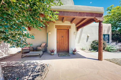 80 La Paz Loop, Santa Fe, NM, 87508-2284 | Card Image