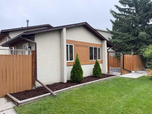 6720 29 Ave Ne, Calgary, AB, T1Y3W5 | Card Image