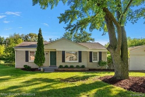 2600 Candlewick Dr, Lake Orion, MI, 48359-1516 | Card Image