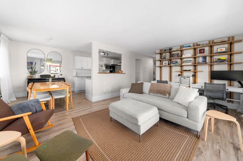 202-1610 Chesterfield Ave, North Vancouver, BC, V7M2N7 | Card Image