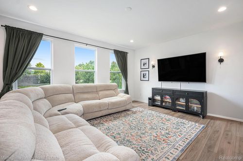 24654 Beach Dr, Macomb, MI, 48042-4556 | Card Image