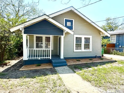 1834 Center St, San Antonio, TX, 78202-3207 | Card Image