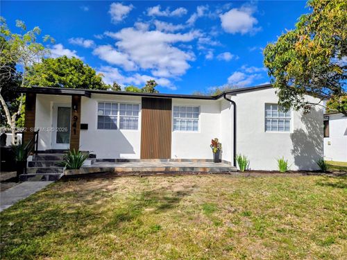 941 Ne 154th St, North Miami Beach, FL, 33162-5815 | Card Image