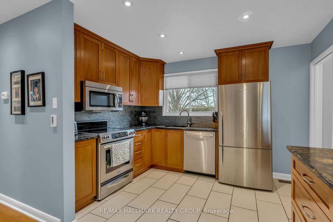 25 Ellery Cres, House other with 4 bedrooms, 2 bathrooms and 3 parking in Nepean ON | Image 10
