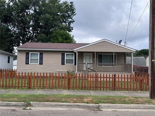 366 Dennison Ave, Akron, OH, 44312-2756 | Card Image