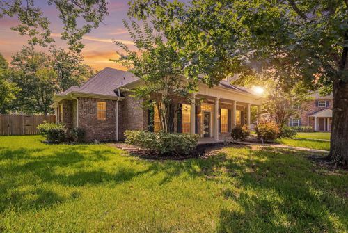 4 Twin Circle Dr, Beaumont, TX, 77706-5304 | Card Image