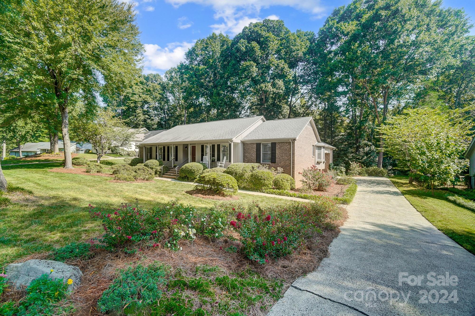 Cool Springs Ln, Charlotte, NC 28226