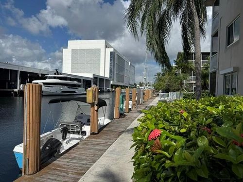 212-1500 Se 15th St, Fort Lauderdale, FL, 33316-2715 | Card Image