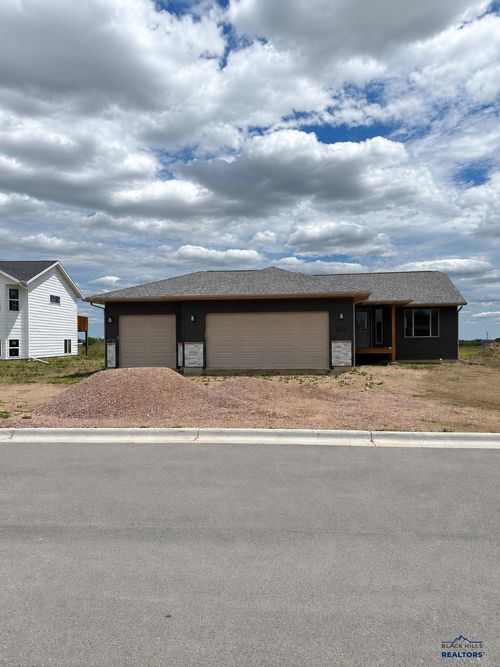 620 Bull Run Dr, Box Elder, SD, 57719 | Card Image