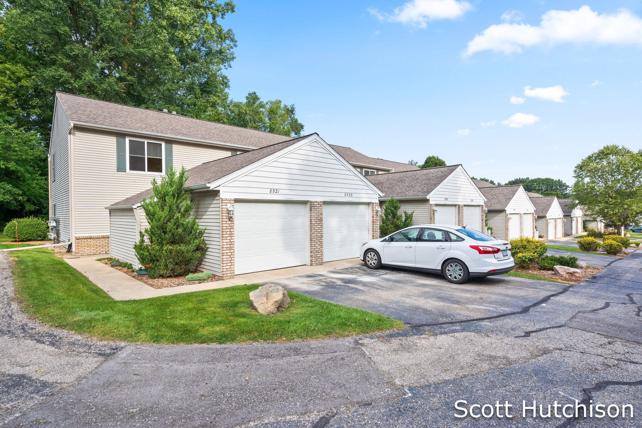 Courtland Dr, Rockford, MI 49341