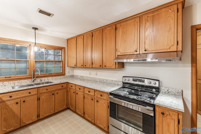 2501 College St Se, House other with 5 bedrooms, 3 bathrooms and null parking in Decatur AL | Image 12