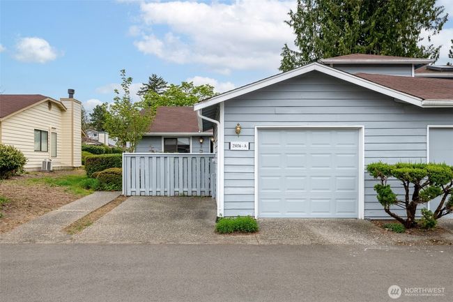 Dedicated parking and a 1-car garage | Image 18