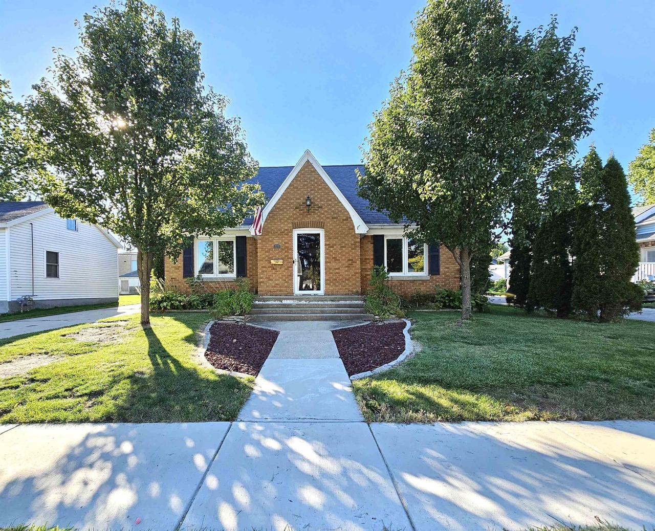 Dickinson St, Randolph, WI 53956