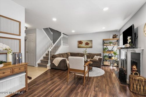 288 Century Way, Manalapan, NJ, 07726-8770 | Card Image