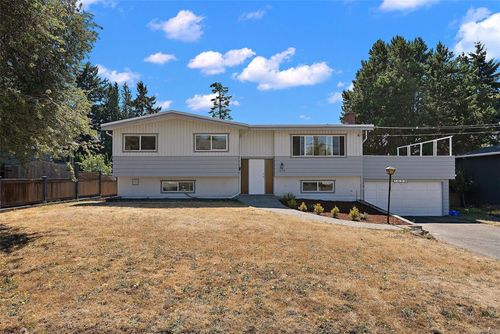 1839 San Pedro Ave, Saanich, BC, V8N2G3 | Card Image