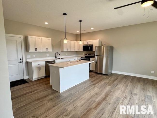 APT-1 - 1002 S 4 Th St, House other with 3 bedrooms, 3 bathrooms and null parking in Clinton IA | Image 13