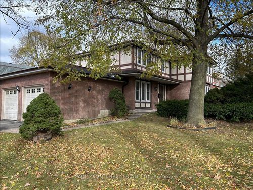 210 Bayview Fairways Dr, Thornhill, ON, L3T2Z3 | Card Image