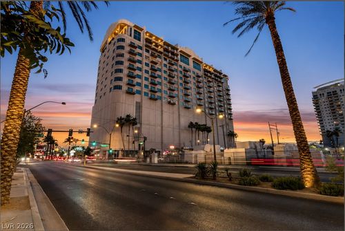 814-900 Las Vegas Blvd, Las Vegas, NV, 89101-6850 | Card Image