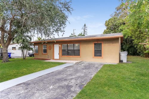 2411 Ne 10th Ave, Pompano Beach, FL, 33064-6424 | Card Image