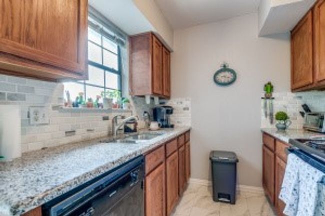 APT-1102 - 2835 Keller Springs Rd, Condo with 2 bedrooms, 1 bathrooms and null parking in Carrollton TX | Image 8