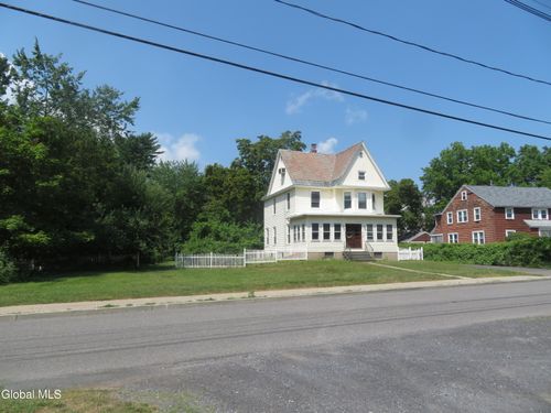 11 Borthwick Ave, Delmar, NY, 12054-1824 | Card Image