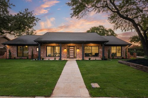 1302 Woodvine Dr, Euless, TX, 76040-6443 | Card Image