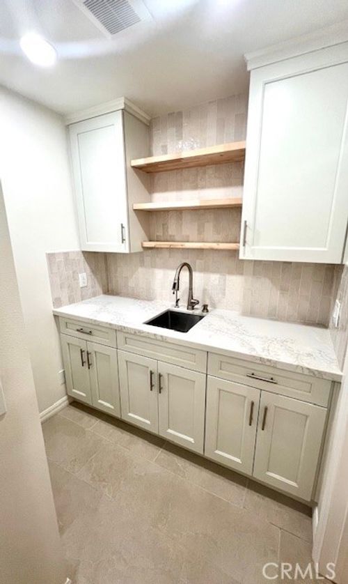 16871 Canyon Ln, Huntington Beach, CA, 92649 | Card Image