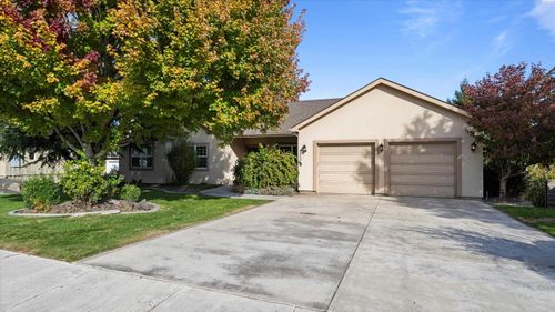 8906 W 5th Ave, Kennewick, WA, 99336-8592 | Card Image