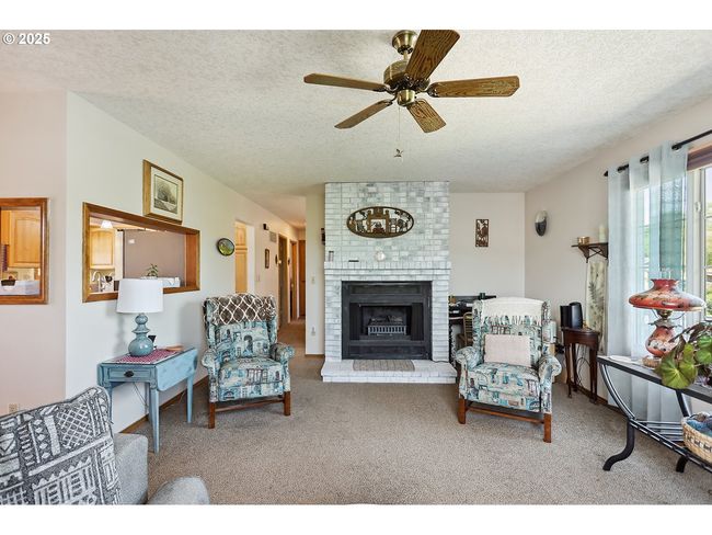620 Sherman Dr, House other with 3 bedrooms, 2 bathrooms and 2 parking in The Dalles OR | Image 6