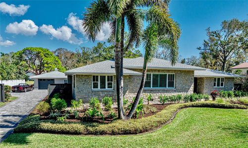 524 Park St S, St Petersburg, FL, 33707-1135 | Card Image