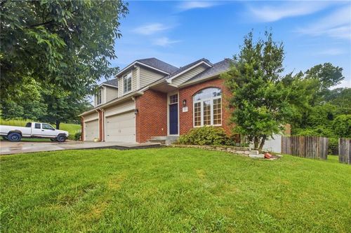 805 N Fieldstone Dr, Lawrence, KS, 66049-4281 | Card Image
