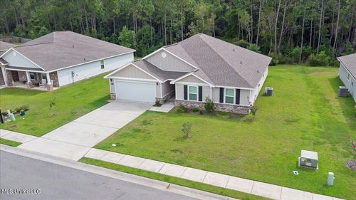18526 Elkwood Dr, Gulfport, MS, 39503-5691 | Card Image