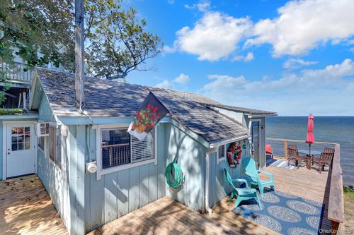 36 Beach Hill Dr, Calverton, NY, 11933-1264 | Card Image