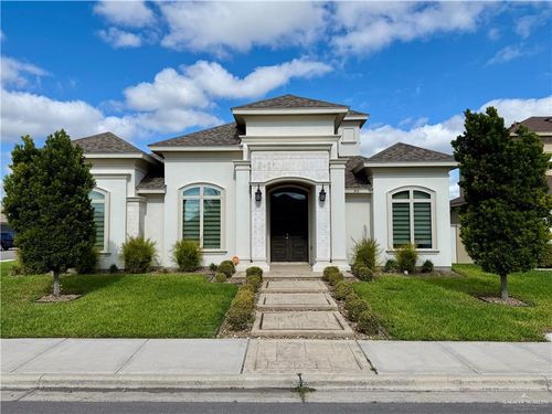 912 W Cheyenne Ave, Pharr, TX, 78577-9711 | Card Image