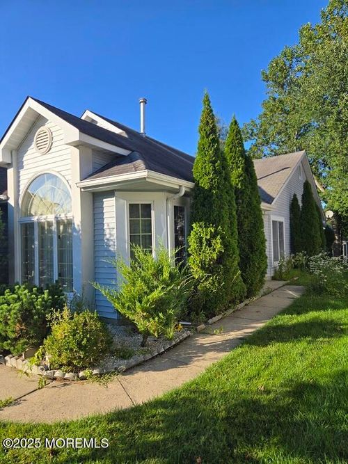 1598 Alpen Ln, Toms River, NJ, 08755-0834 | Card Image