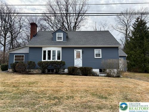 824 Kern Street, Salisbury Twp, PA, 18015 | Card Image