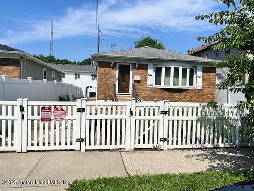 358 Grandview Ave, Staten Island, NY, 10303-1830 | Card Image