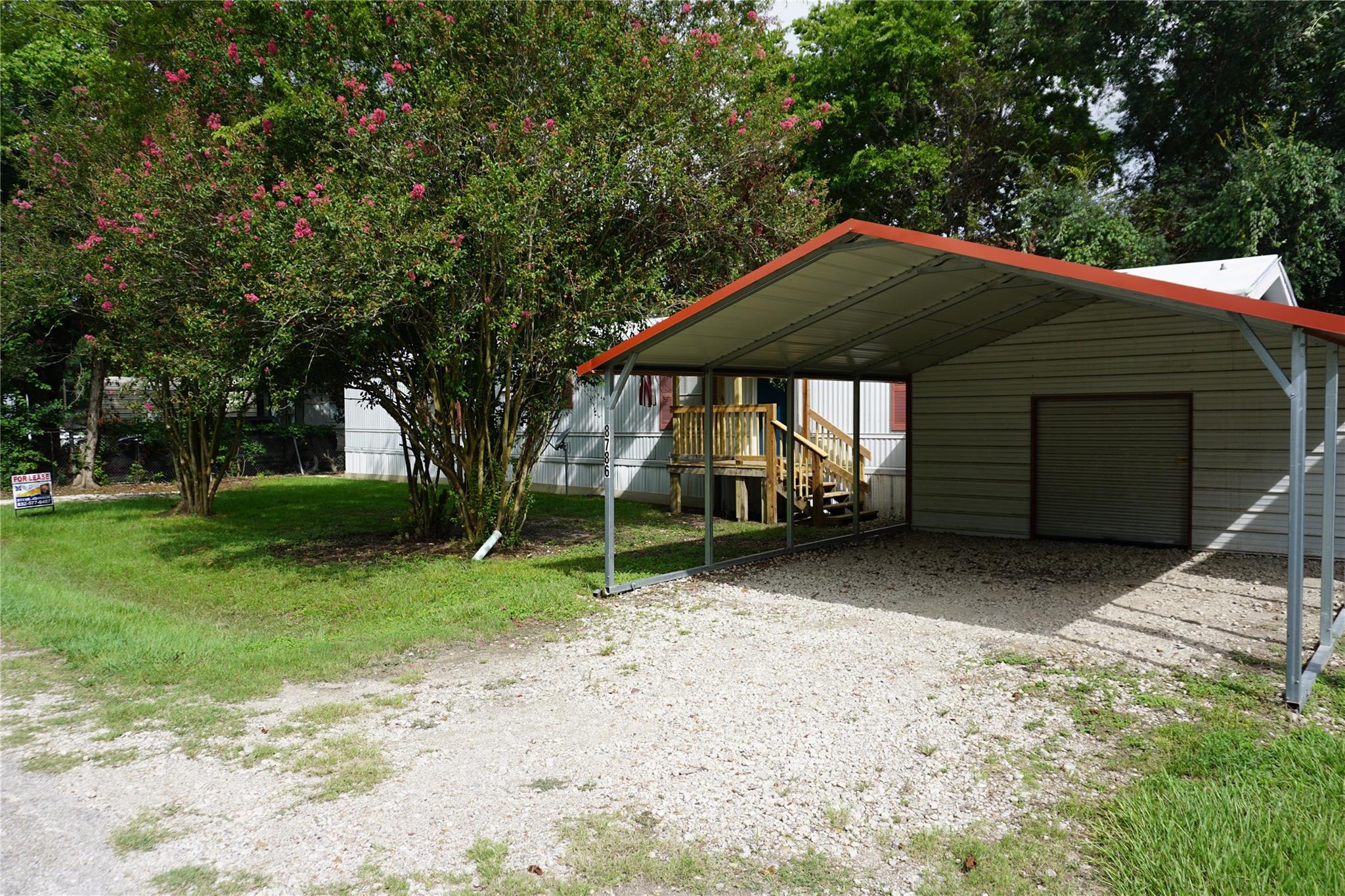 Residential Lease in Willis 3