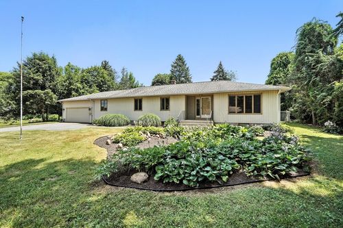 61 Lotus Ave, West Springfield, MA, 01089-2118 | Card Image
