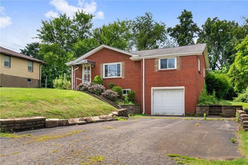109 Rosemont Dr, Coraopolis, PA, 15108-2409 | Card Image