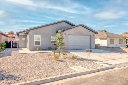 4765 E Cincinnati Ave, Las Vegas, NV, 89104-6113 | Card Image