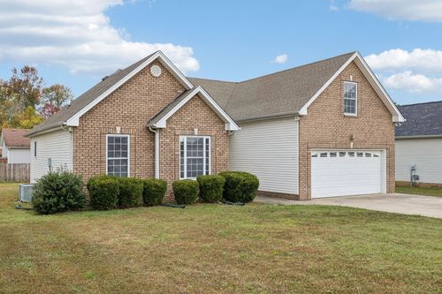 238 Clydesdale Ln, Springfield, TN, 37172-7368 | Card Image