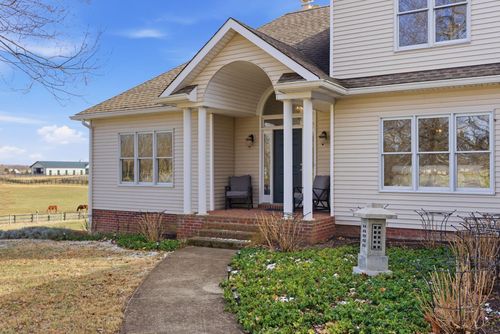 5770 Stewart Rd, Lexington, KY, 40516-9514 | Card Image