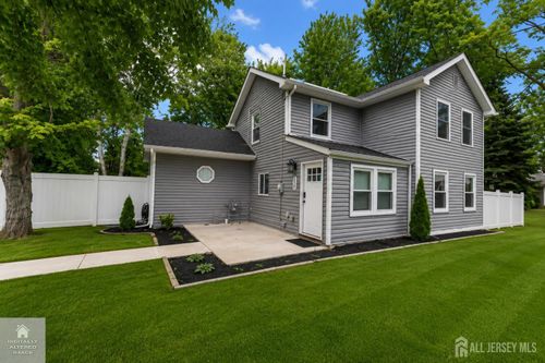 379 Old Georges Rd, North Brunswick, NJ, 08902-4818 | Card Image