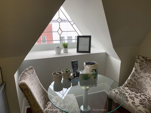 {{alt}} | Card Image