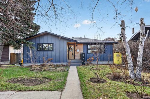 12 Glacier Dr Sw, Calgary, AB, T3E5A1 | Card Image
